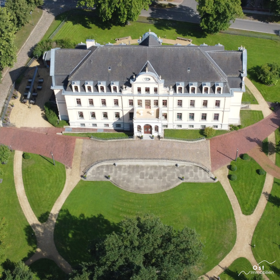 Aerial view of Ribbeck Castle
