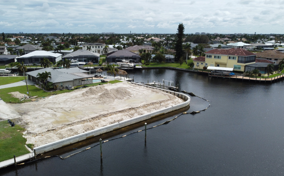 Cape Coral: Baustelle am Kanal