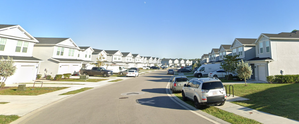 Calossa Creek Parking bei Invitation Homes