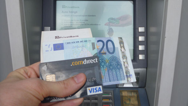 Geldabhebung bei der AS Privatbank in Riga mit der Comdirect Visa Card