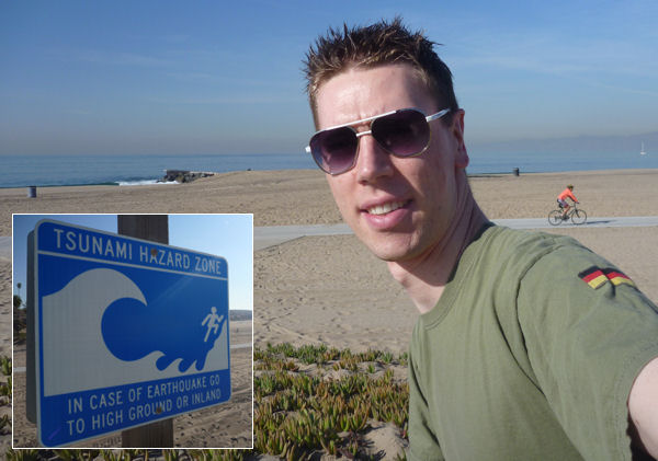 Gregor am Strand von Los Angeles.