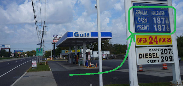 Preisunterschied an Tankstelle in den USA